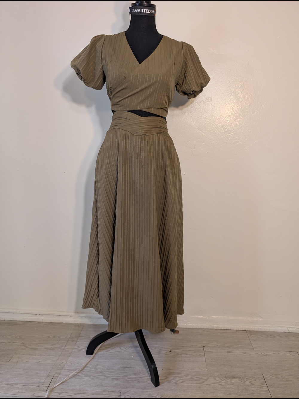 Dark Olive Green Pleated Two-Piece Skirt Set